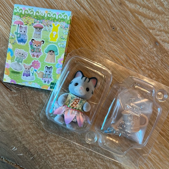 Calico Critters Blooming Baby Friends Series - ‘Liberty’ Blind Bag - Picture 5 of 10